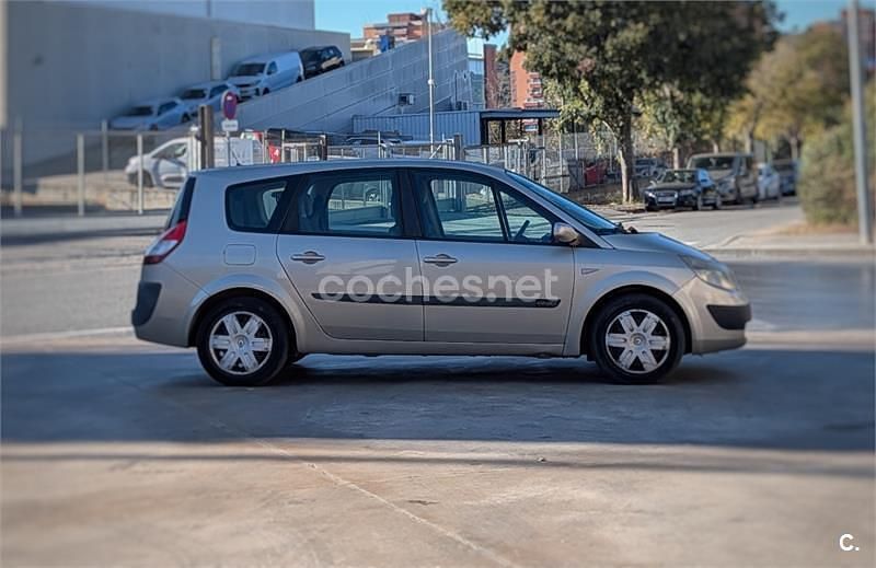 Beige Usado 2006 Renault Grand Scénic II Dynamique Monovolumen | 1680 € (Super precio) - Imagen 1/4