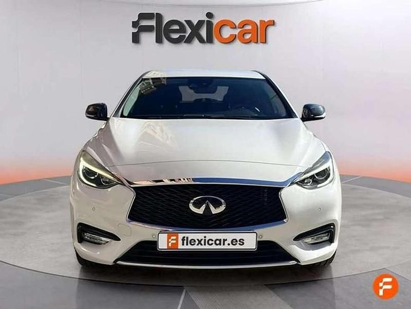Usado Infiniti Q30 Premium 122 CV (89 kW) 2018 Blanco Utilitario