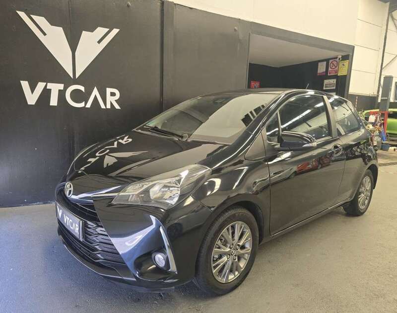 Negro Usado 2018 Toyota Yaris City Utilitario | 9990 € (Precio justo) - Imagen 1/4