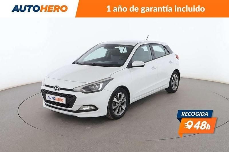 Blanco Usado 2015 Hyundai i20 Berlina | 9199 € (Precio justo) - Imagen 1/3