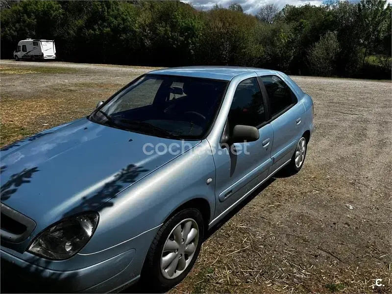 Usado Citroën Xsara 110 CV (80 kW) 2001 Gris / plata Berlina