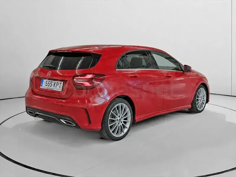 Usado Mercedes A200 150 CV (110 kW) 2018 Rojo Berlina