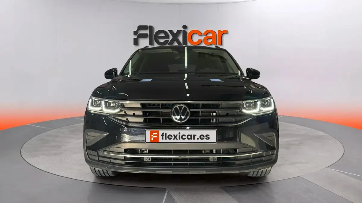 Usado VW Tiguan Life 150 CV (110 kW) 2021 Negro SUV