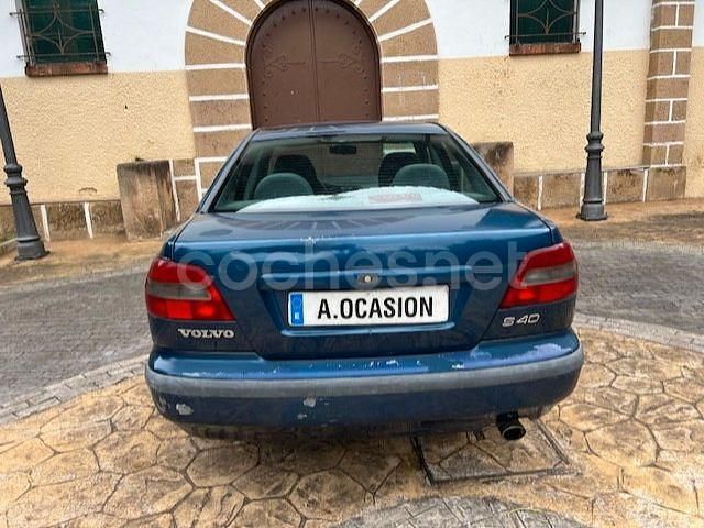 Usado Volvo S40 115 CV (84 kW) 1997 Azul Berlina