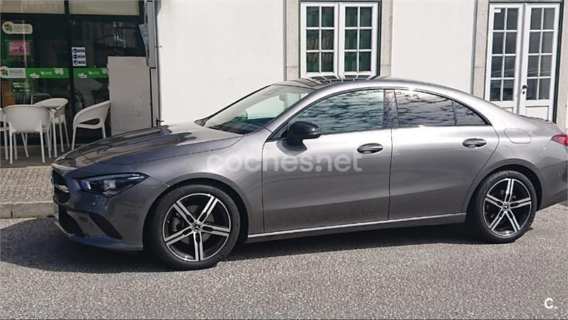 Usado Mercedes CLA180 136 CV (100 kW) 2023 Gris / plata Berlina