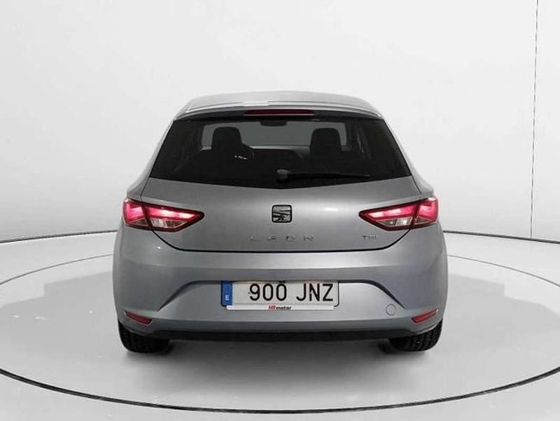 Usado Seat Leon Style 125 CV (91 kW) 2016 Gris Utilitario