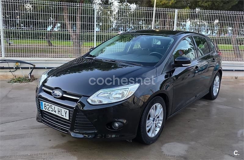 Usado Ford Focus Trend 125 CV (91 kW) 2012 Negro Berlina