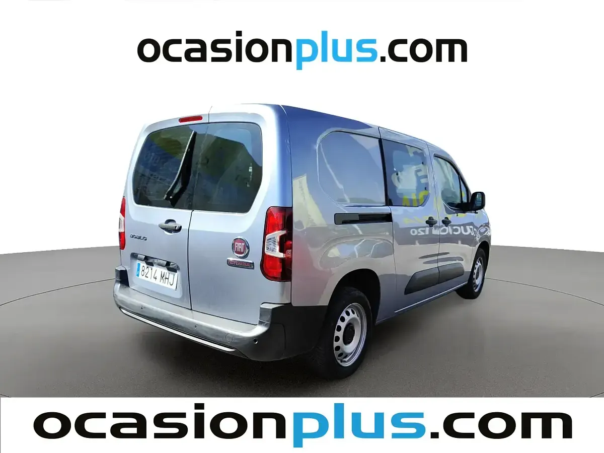 Usado Fiat Doblò 102 CV (75 kW) 2023 Gris Monovolumen