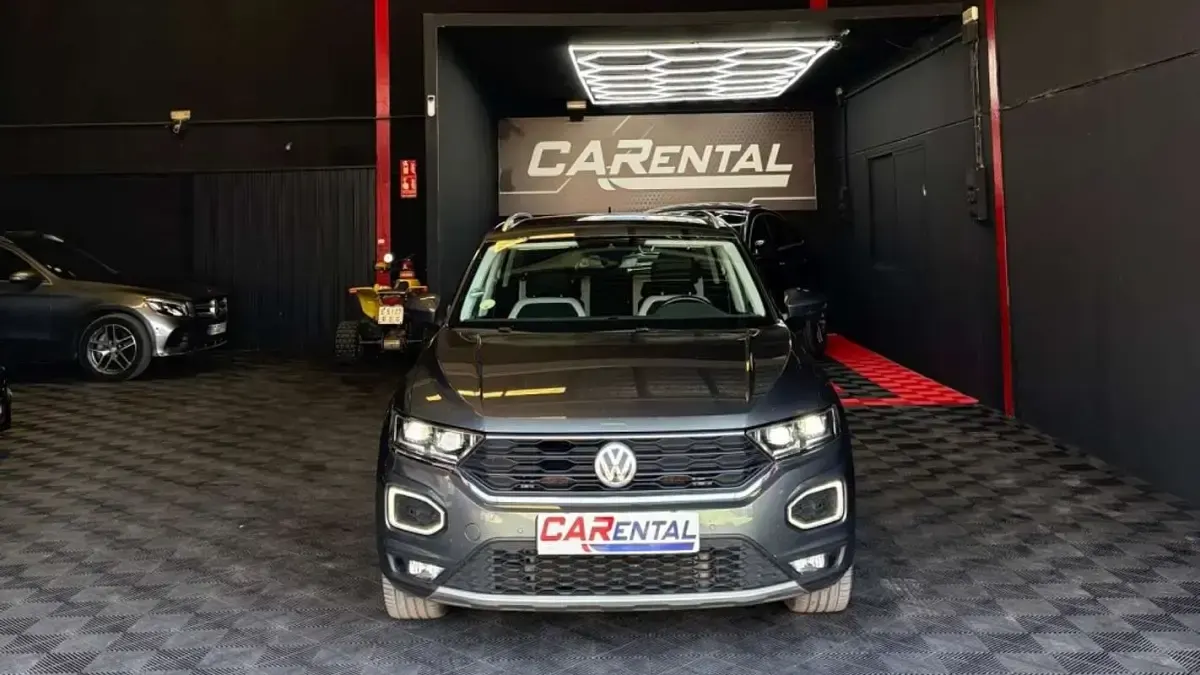 Usado VW T-Roc Advance 150 CV (110 kW) 2019 Gris SUV