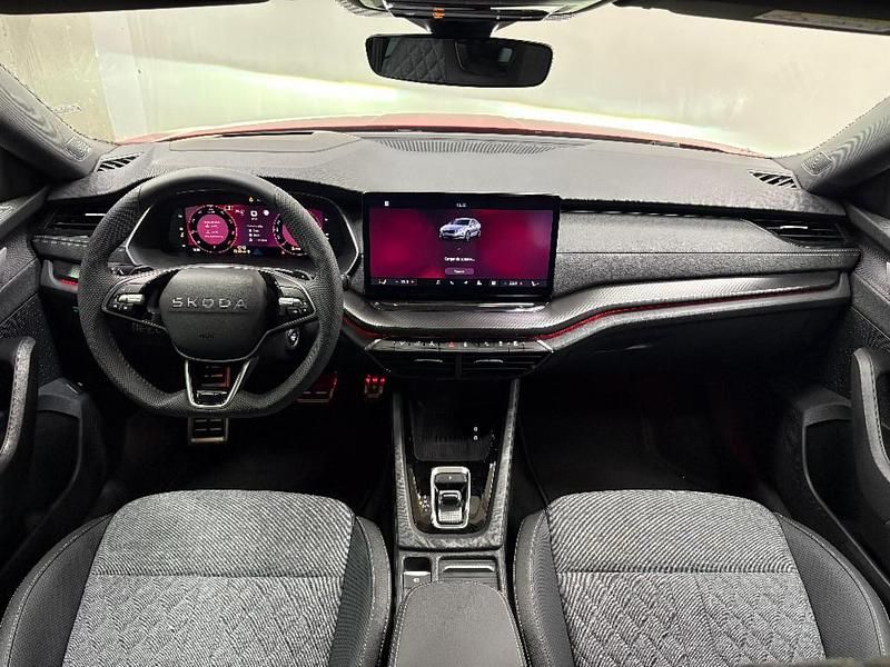 Usado Skoda Octavia SportLine 150 CV (110 kW) 2025 Azul Berlina