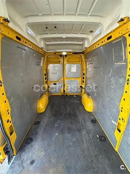 Usado Renault Master 145 CV (106 kW) 2012 Amarillo Descapotable