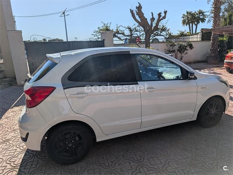 Usado Ford Ka Plus 85 CV (62 kW) 2018 Blanco Utilitario