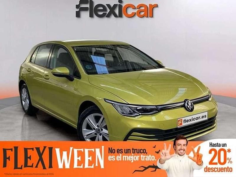 Amarillo Usado 2022 VW Golf VIII Life Berlina | 20.890 € (Buen precio) - Imagen 1/4
