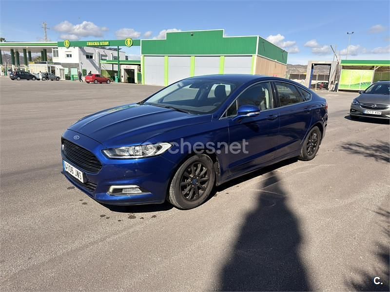 Usado Ford Mondeo Business Edition 150 CV (110 kW) 2017 Azul Berlina