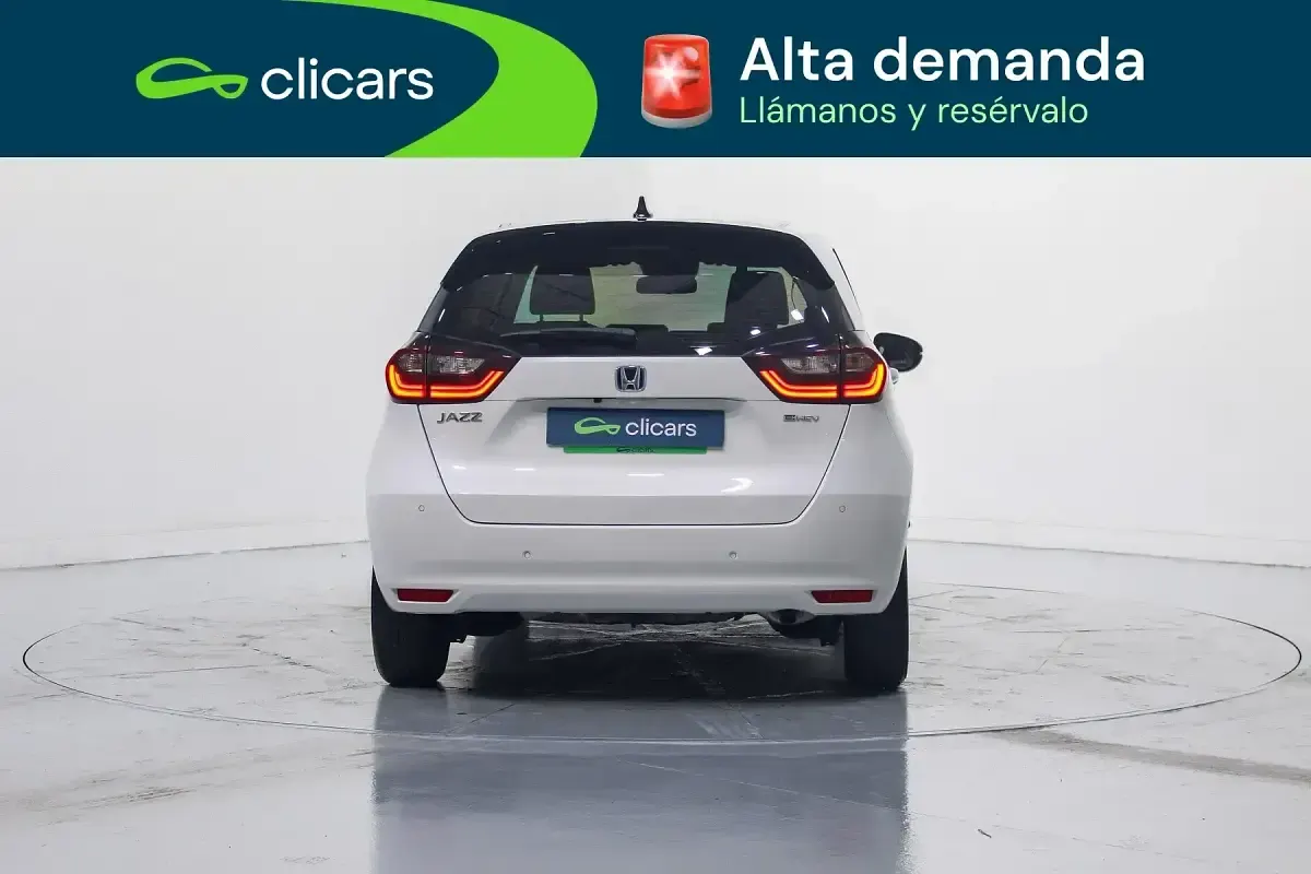 Usado Honda Jazz Elegance 109 CV (80 kW) 2022 Blanco Utilitario