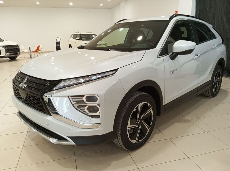 Blanco Nuevo 2025 Mitsubishi Eclipse Cross SUV | 35.500 € - Imagen 1/4