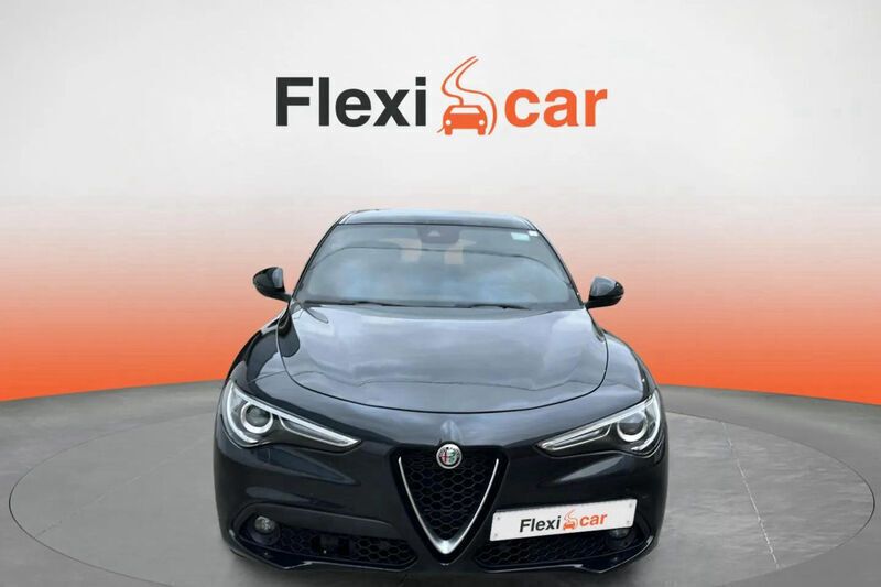 Usado Alfa Romeo Stelvio Veloce 211 CV (155 kW) 2022 Negro SUV