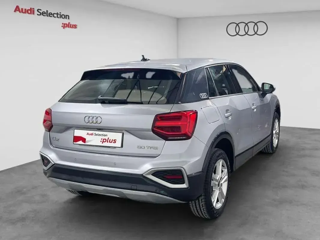Usado Audi Q2 Advanced Plus 116 CV (85 kW) 2025 Gris SUV
