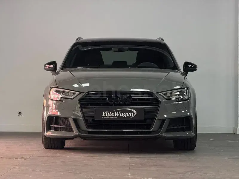 Usado Audi A3 Exclusive 150 CV (110 kW) 2020 Gris / plata Berlina