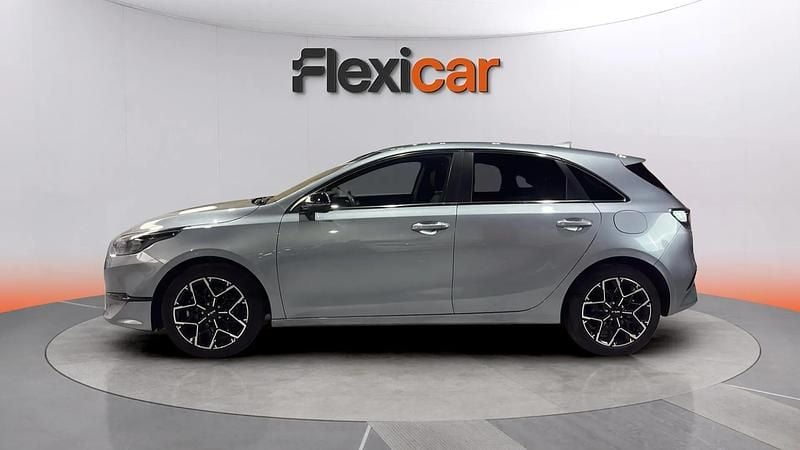 Occasion Kia Ceed Style 120 PK (88 kW) 2024 Grijs Hatchback