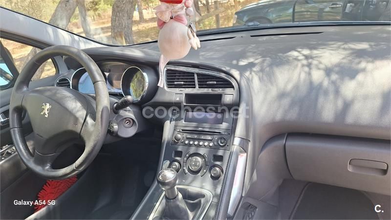 Gris / plata Usado 2009 Peugeot 3008 Premium Berlina | 5000 € (Precio justo) - Imagen 1/4
