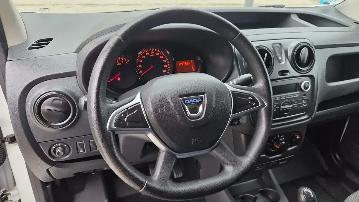 Usado Dacia Dokker Essentiel 107 CV (78 kW) 2021 Blanco Monovolumen
