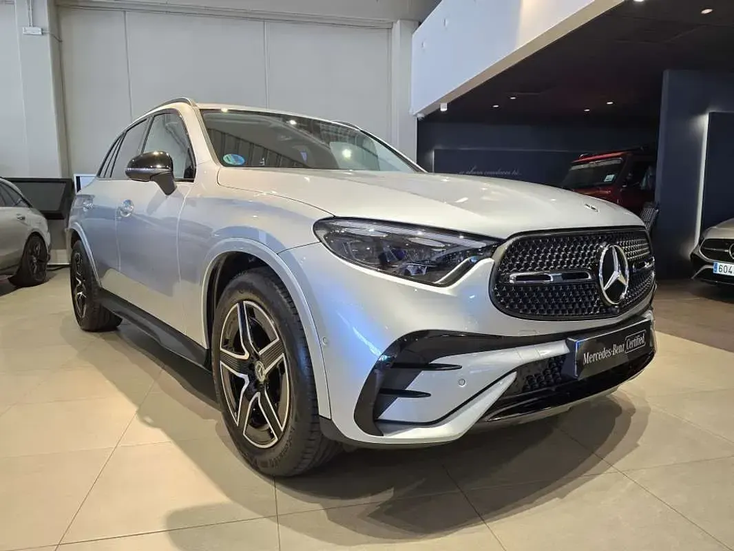 Usado Mercedes GLC220 197 CV (144 kW) 2024 Plateado SUV