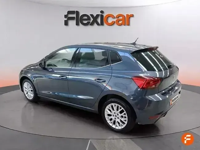 Usado Seat Ibiza 115 CV (84 kW) 2024 Gris Utilitario