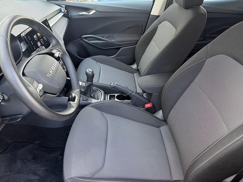 Usado Skoda Fabia Selection 95 CV (69 kW) 2025 Negro Utilitario