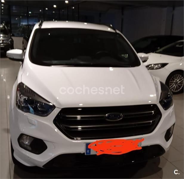 Usado Ford Kuga ST-Line 150 CV (110 kW) 2018 Blanco SUV