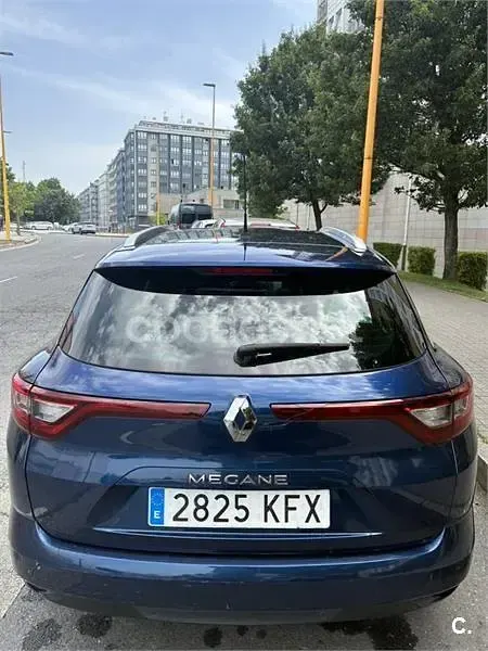 Usado Renault Mégane GrandTour 100 CV (73 kW) 2017 Azul Familiar