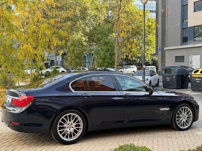Usado BMW 730L 258 HP (189 kW) 2012 Azul Sedan