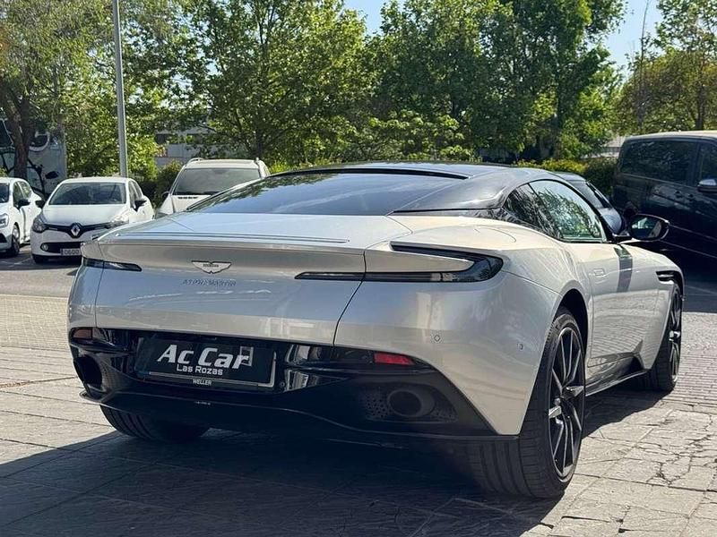 Usado Aston Martin DB11 510 CV (375 kW) 2019 Gris Coupe
