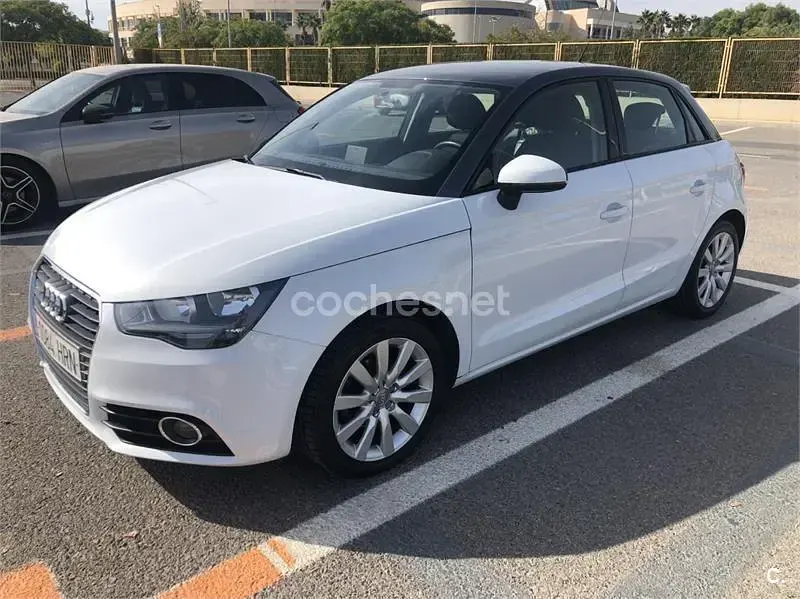 Usado Audi A1 Sportback Ambition 86 CV (63 kW) 2013 Blanco Utilitario