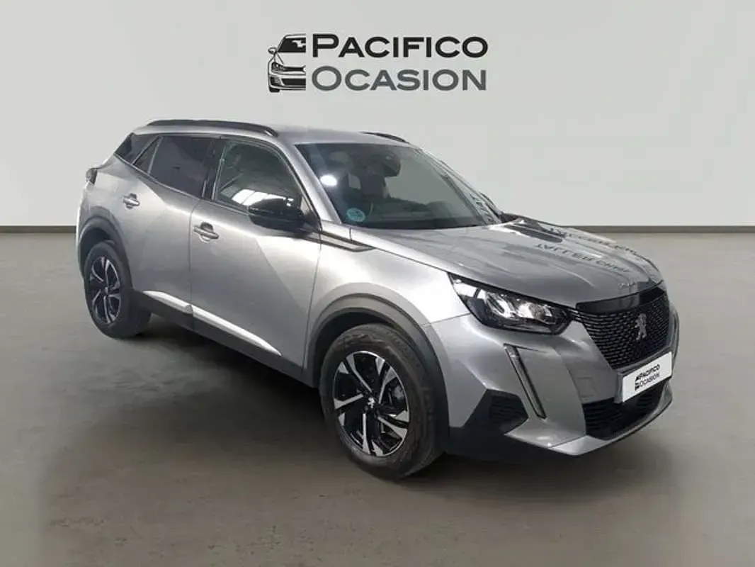 Usado Peugeot 2008 Allure 131 CV (96 kW) 2023 Gris SUV