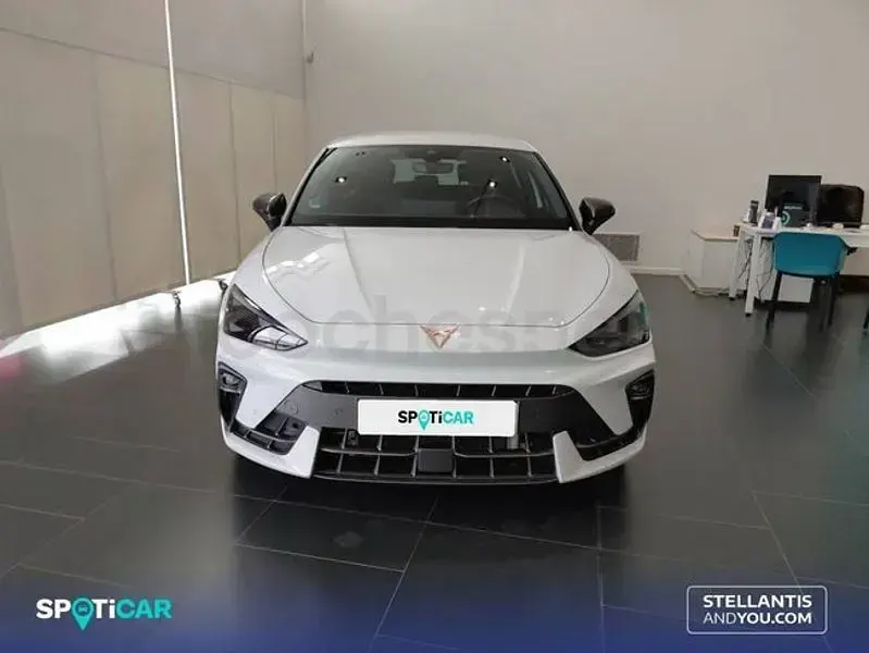 Usado Cupra Leon 150 CV (110 kW) 2025 Blanco Familiar