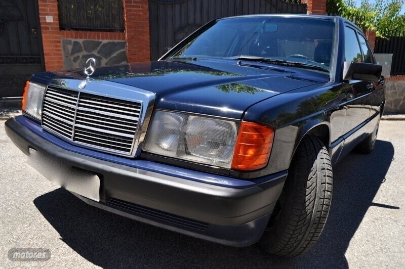 Usado Mercedes 190 Elegance 110 CV (80 kW) 1993 Azul Berlina
