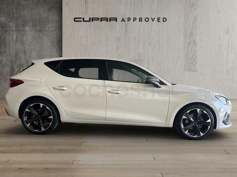 Używany Cupra Leon 150 KM (110 kW) 2023 Biały Sedan/Limuzyna