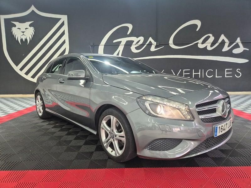 Usado Mercedes A200 Urban 136 CV (100 kW) 2015 Gris / plata Berlina