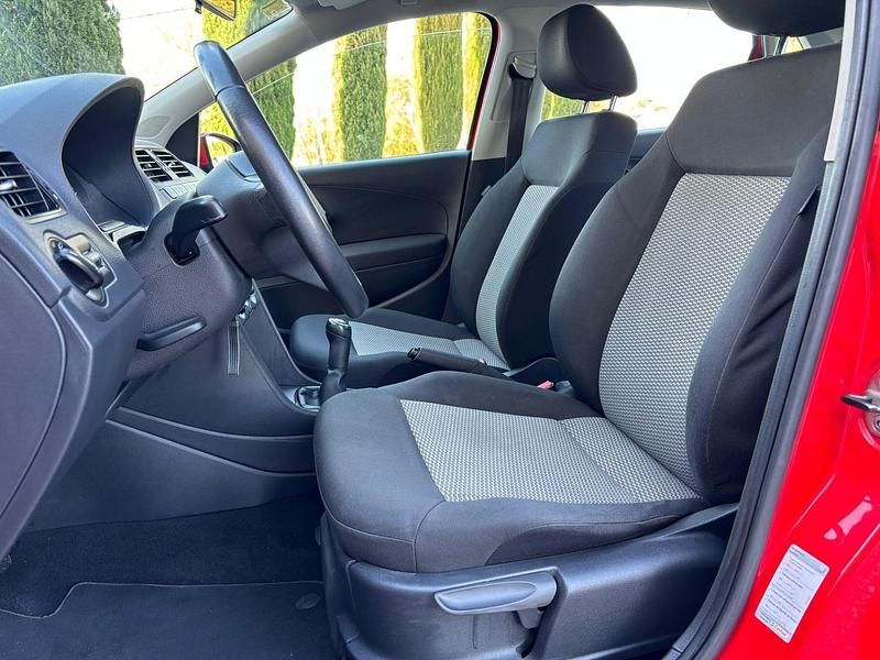 Usado VW Polo Advance 90 CV (66 kW) 2012 Rojo Utilitario