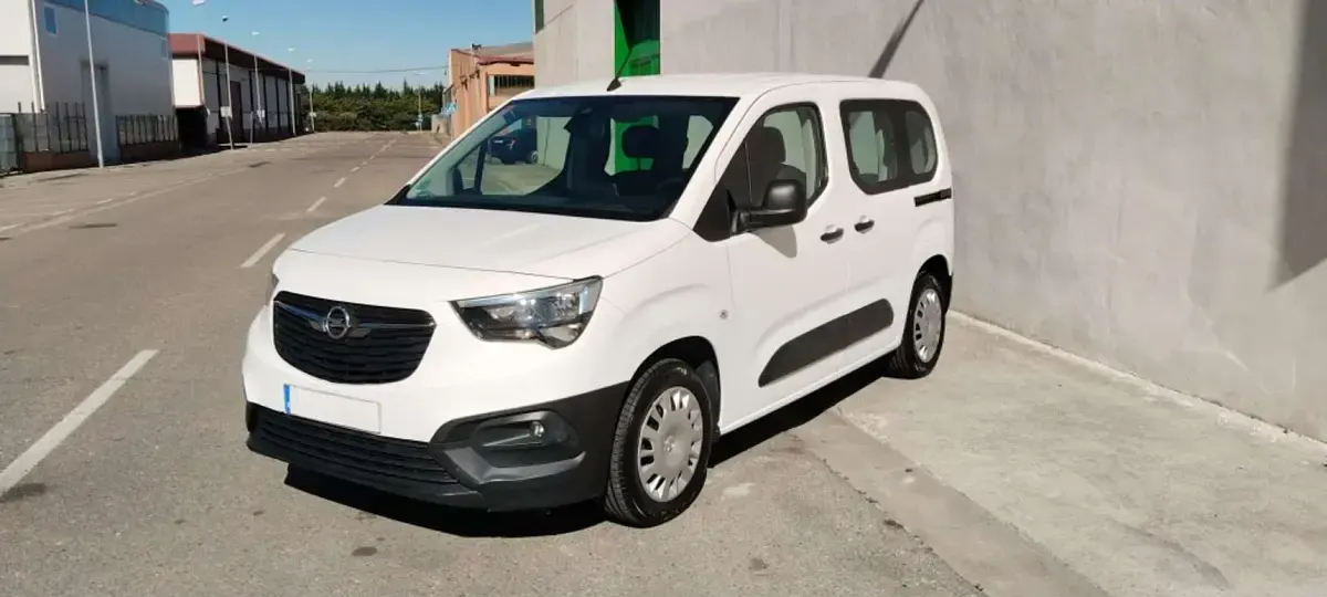 Usado Opel Combo Life Edition 102 CV (75 kW) 2021 Blanco Monovolumen