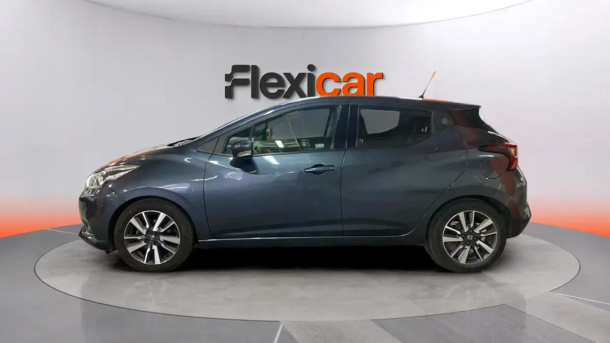 Usado Nissan Micra Acenta 90 CV (66 kW) 2018 Gris Utilitario