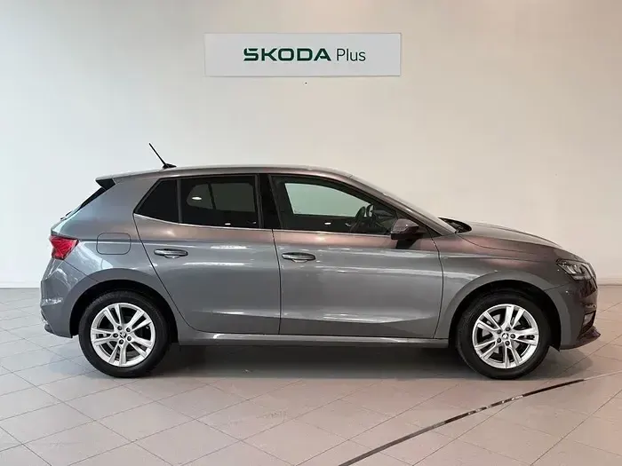 Usado Skoda Fabia Selection 80 CV (58 kW) 2025 Gris Utilitario