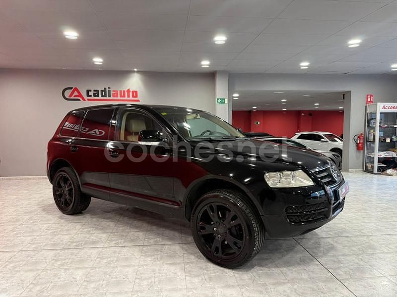 Usado VW Touareg 220 CV (161 kW) 2003 Negro SUV