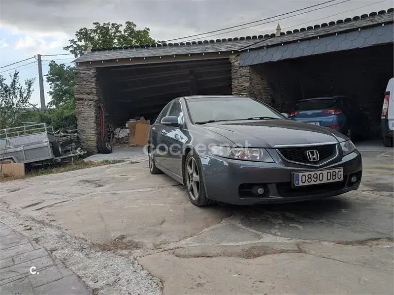 Usado Honda Accord Sport 140 CV (102 kW) 2004 Gris / plata Berlina