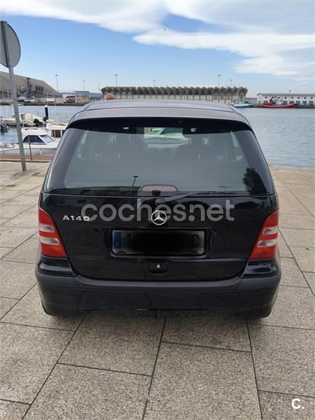 Usado Mercedes A140 Classic 82 CV (60 kW) 2004 Negro Monovolumen
