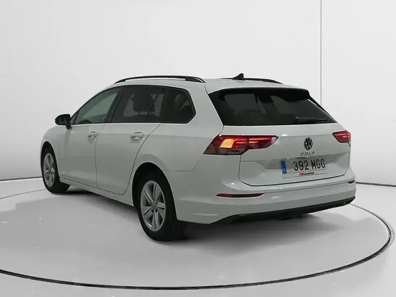 Usado VW Golf VIII Life 116 CV (85 kW) 2023 Blanco Familiar
