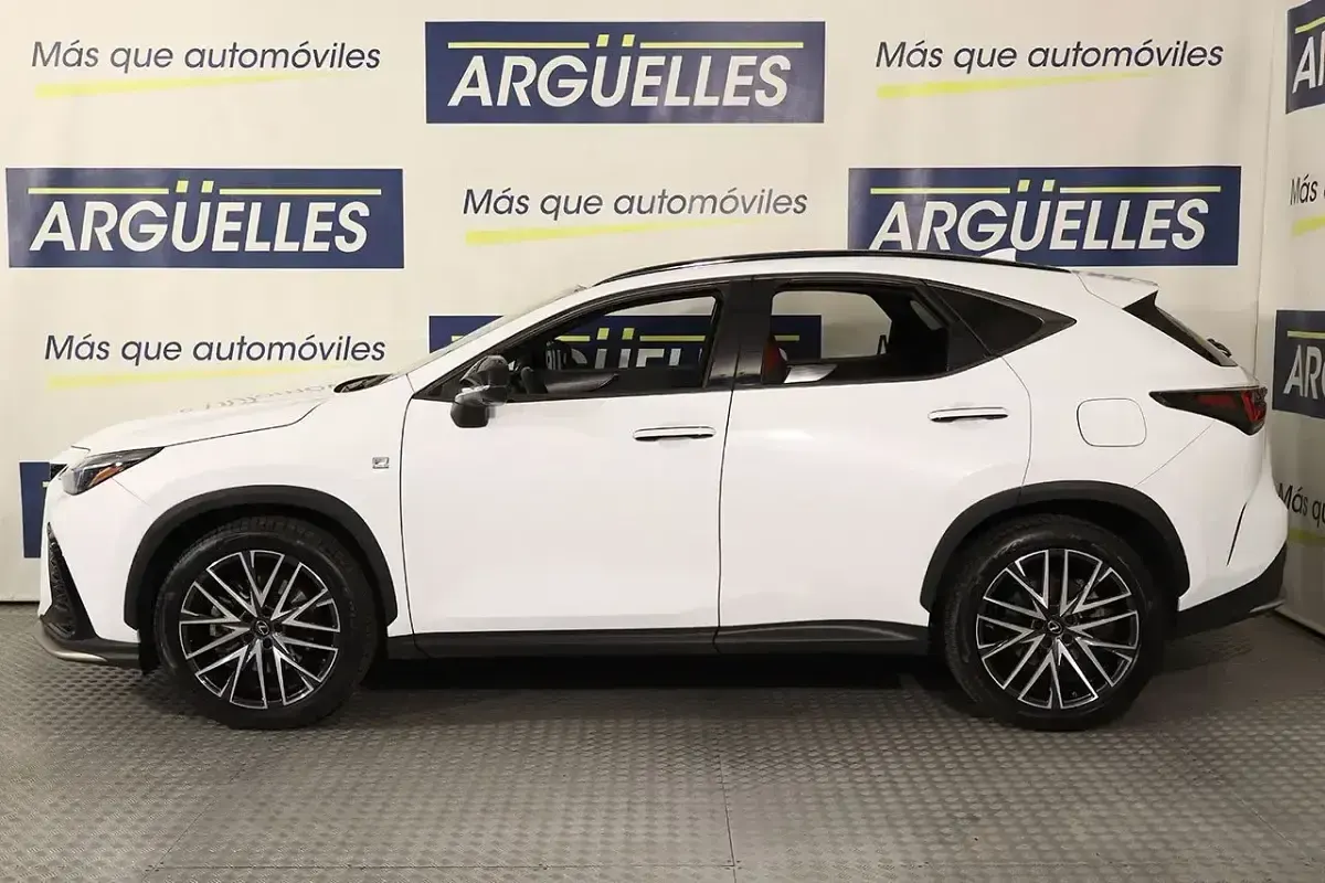 Usado Lexus NX450h+ E-FOUR 306 CV (225 kW) 2022 Blanco SUV