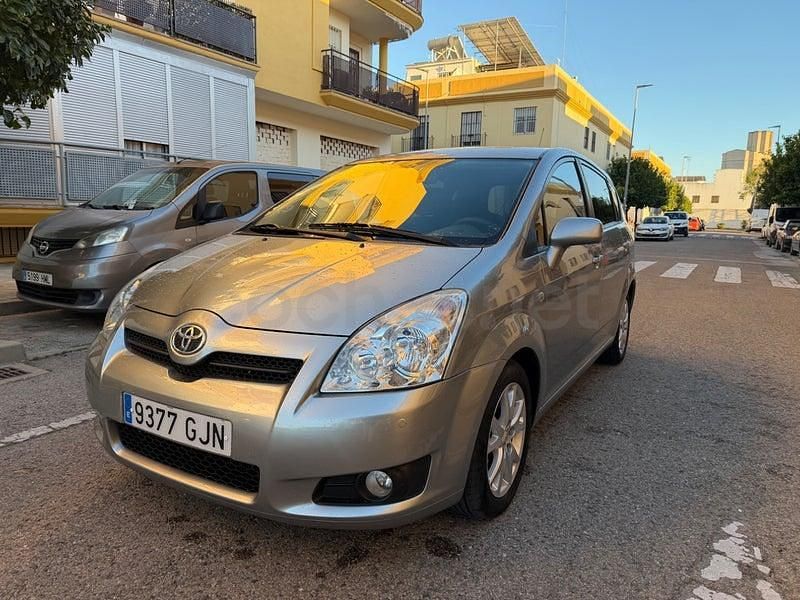 Usado Toyota Corolla Verso Sol 136 CV (100 kW) 2008 Gris / plata Monovolumen