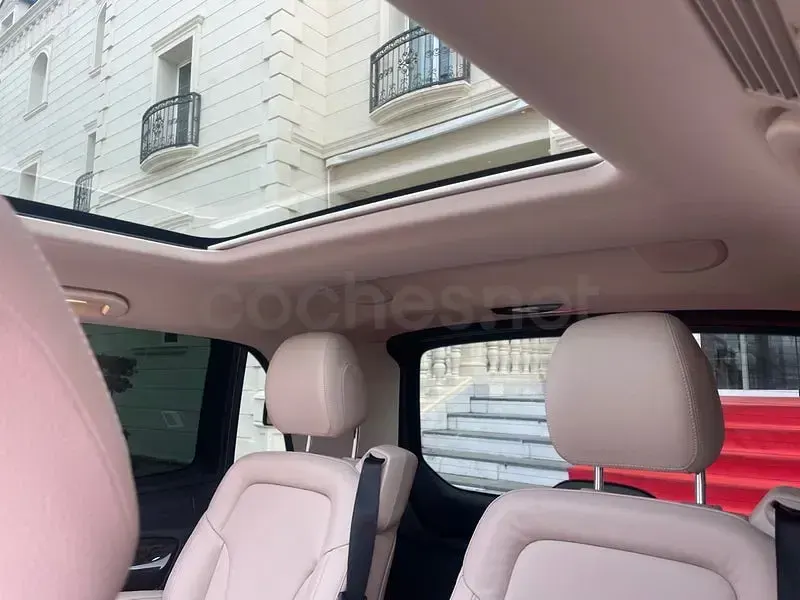 Occasion Mercedes V300 Avantgarde 239 PK (175 kW) 2021 Grijs MPV